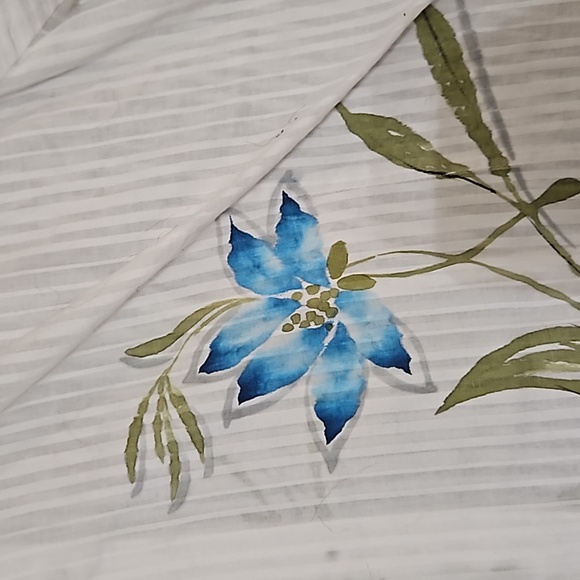 ARTISTIC watercolor floral 100% cotton button up Norm Thompson Blouse - Picture 7 of 7